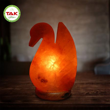 Đèn đá muối hình thiên nga Đèn đá muối hình thiên nga